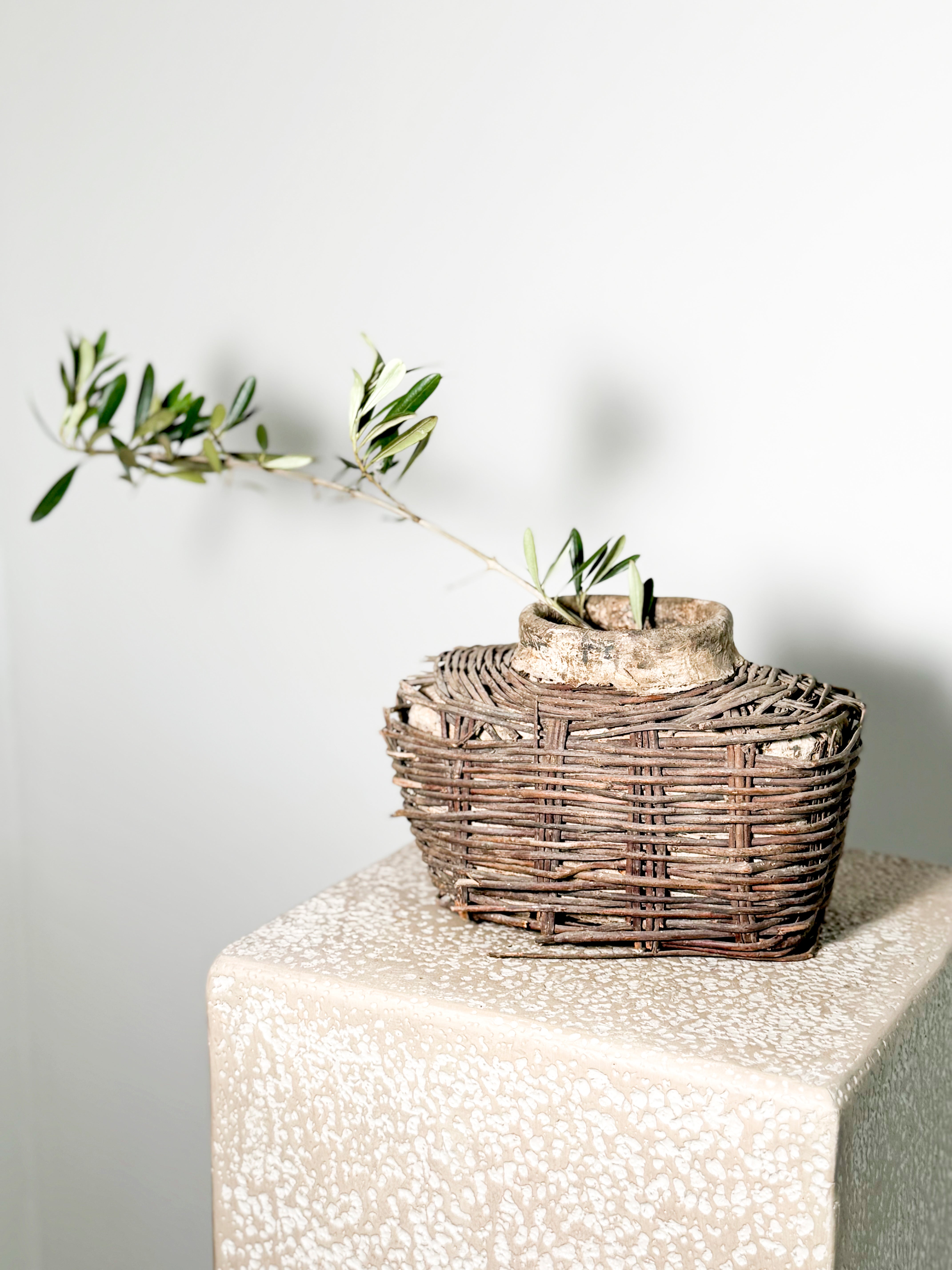 Antique vase loam basket 