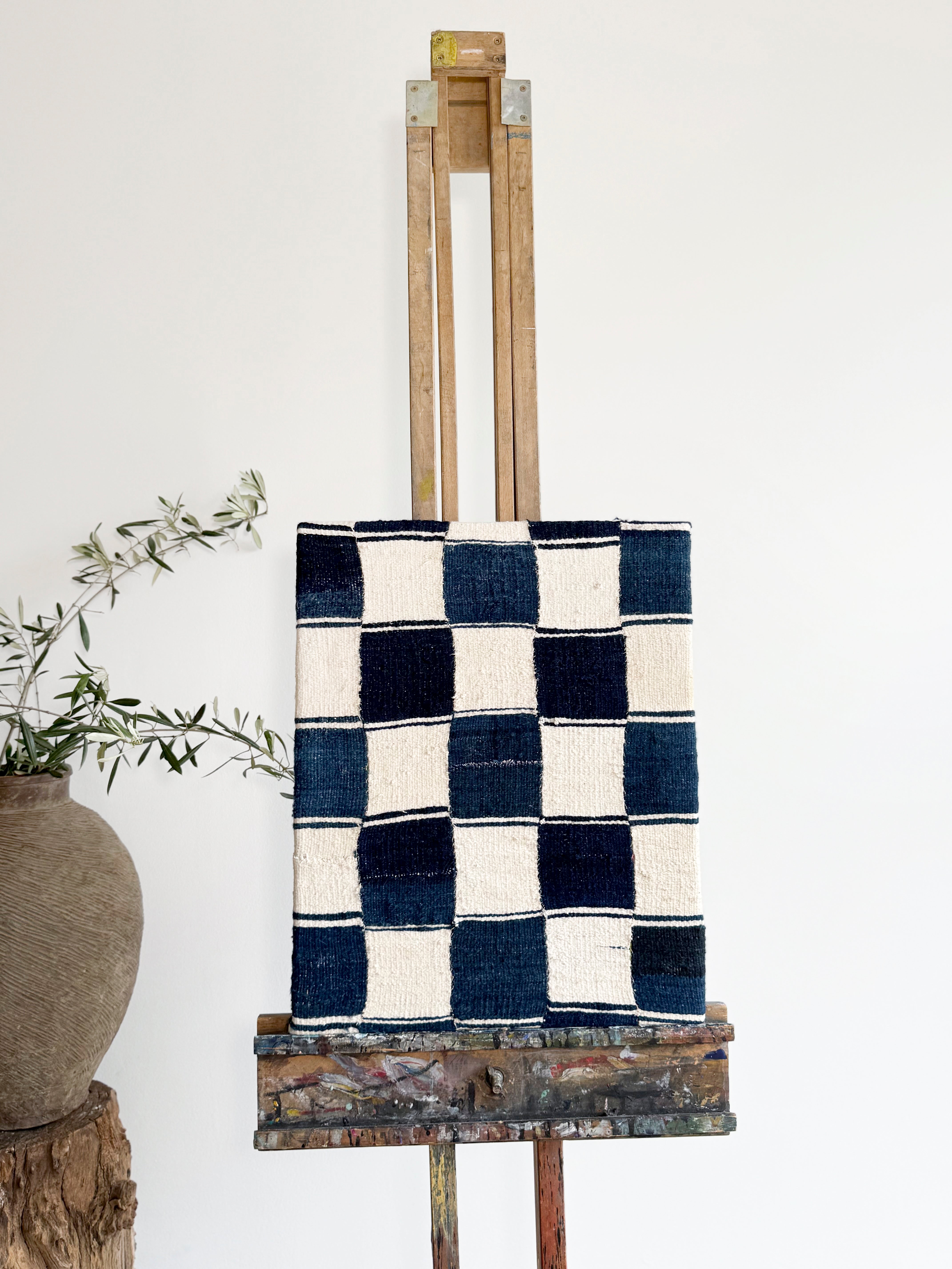 antiques London	
homeware shop London
interior styling objects London and Sussex
antique sourcing UK	
curated antiques	
antique homeware / antique homewares	
decorative antiques	
art and objects	
timeless home decor found objects decor
vintage home accessories
antique art	