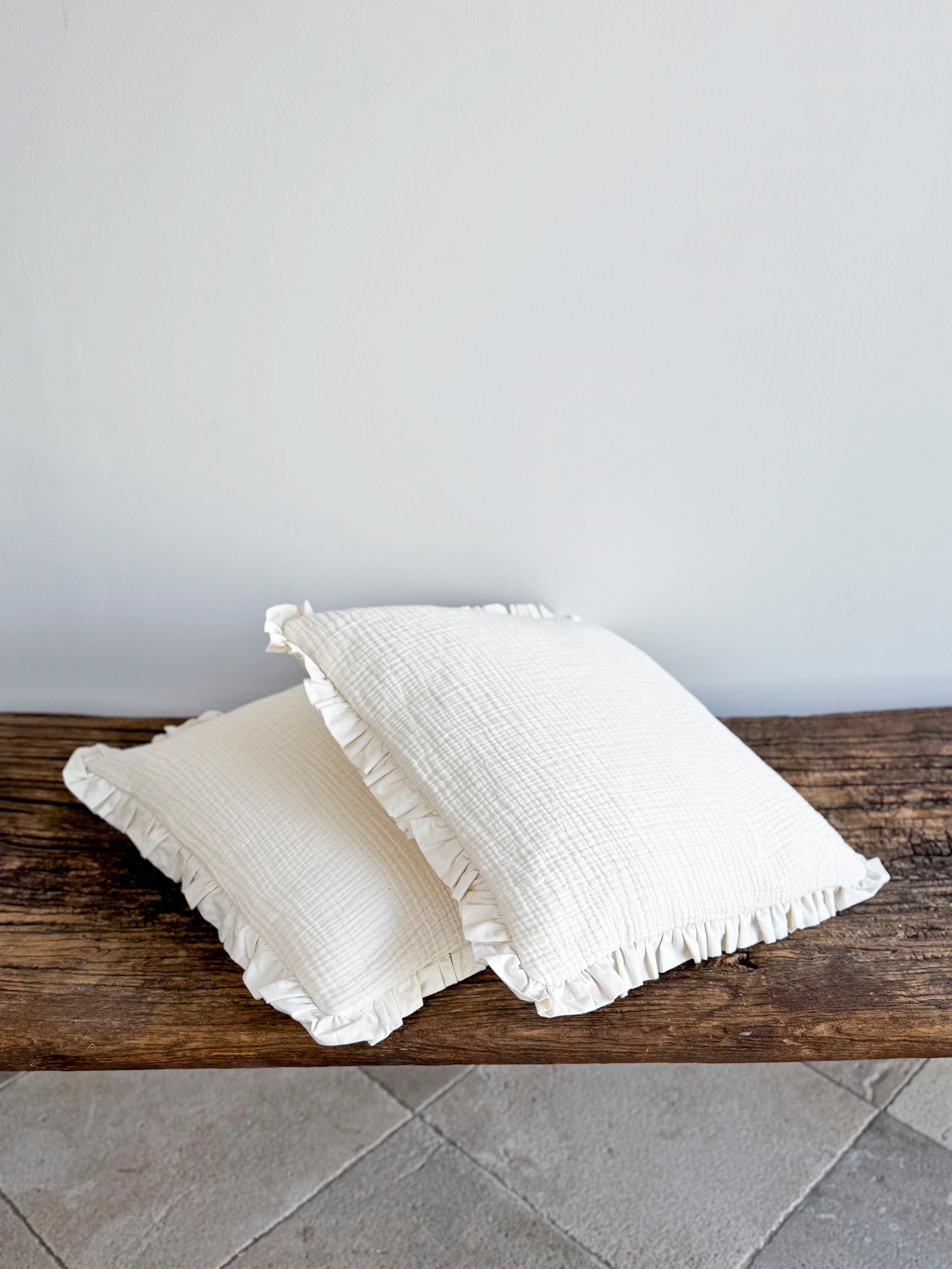 Organic Lifestyle Fyra Frilled Cushion Cover