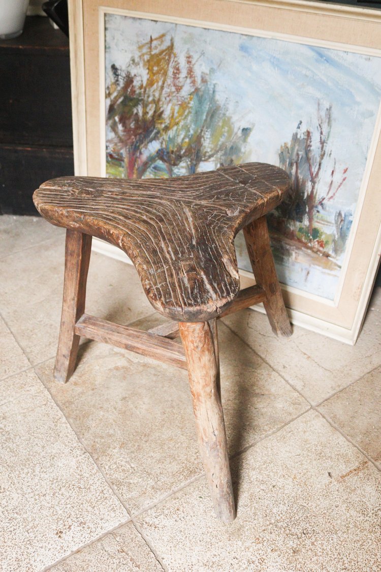 timeless home decor found objects decor
vintage home accessories
antique furniture	
sculptural home objects	
modern rustic interiors art and antiques London, collectible home objects, curated furniture, interior styling decor antique sourcing London, interior styling objects UK, sustainable homeware, curated interiors London