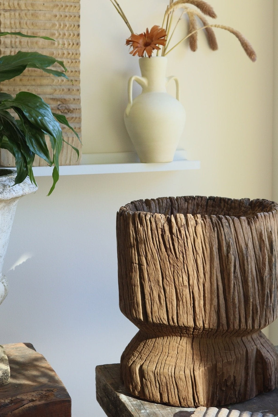 antiques London	
homeware shop London
interior styling objects London and Sussex
antique sourcing UK	
curated antiques	
antique homeware / antique homewares	
decorative antiques	
art and objects