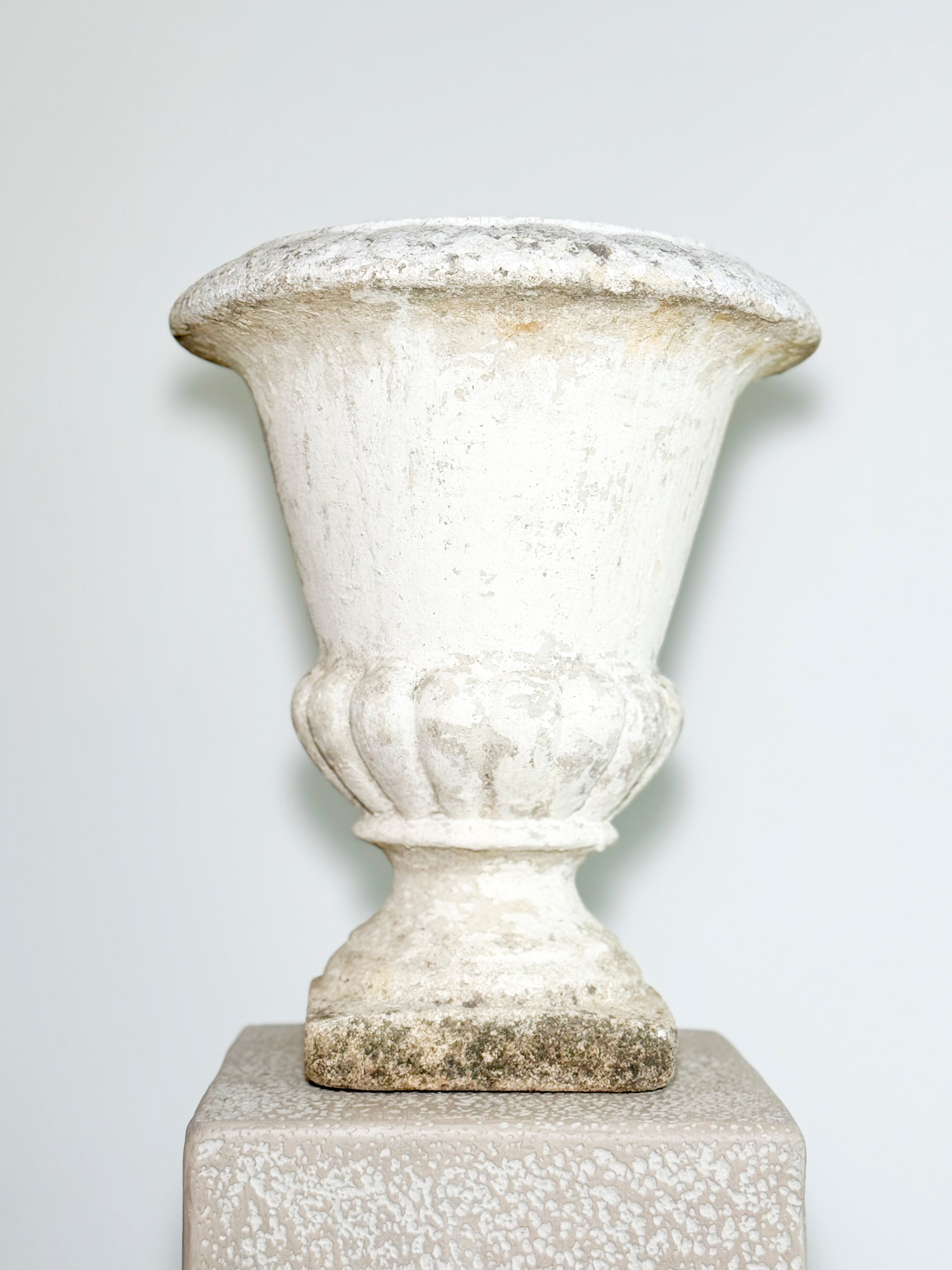 timeless home decor found objects decor
vintage home accessories
antique furniture	
sculptural home objects	
modern rustic interiors art and antiques London, collectible home objects, curated furniture, interior styling decor antique sourcing London, interior styling objects UK, sustainable homeware, curated interiors London