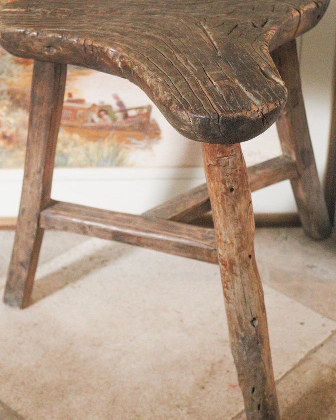 timeless home decor found objects decor
vintage home accessories
antique furniture	
sculptural home objects	
modern rustic interiors art and antiques London, collectible home objects, curated furniture, interior styling decor antique sourcing London, interior styling objects UK, sustainable homeware, curated interiors London