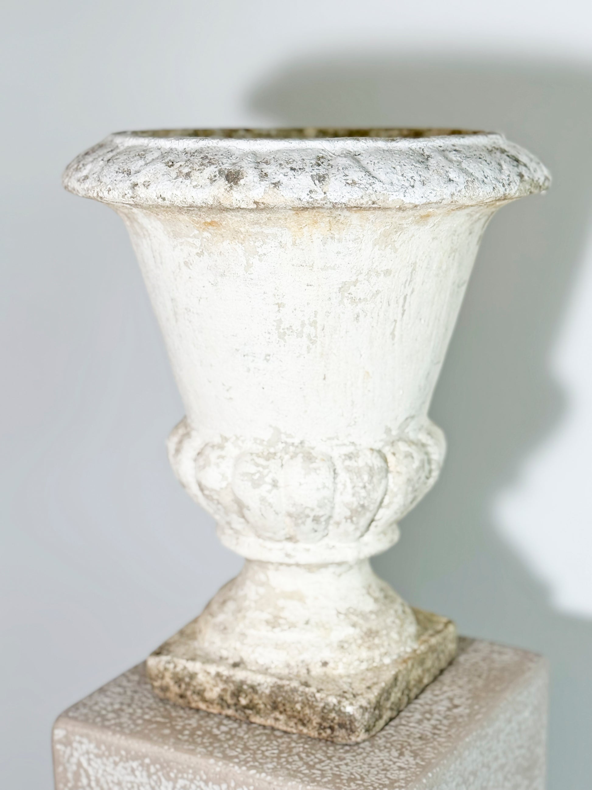 timeless home decor found objects decor
vintage home accessories
antique furniture	
sculptural home objects	
modern rustic interiors art and antiques London, collectible home objects, curated furniture, interior styling decor antique sourcing London, interior styling objects UK, sustainable homeware, curated interiors London